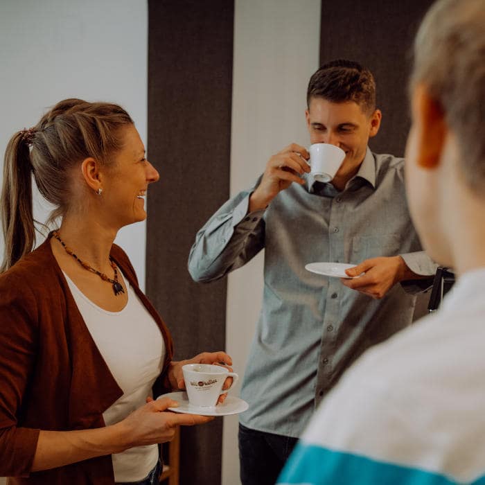 Nachhaltige Kaffeepause mit einem Kaffeesystem von Weltkaffee.